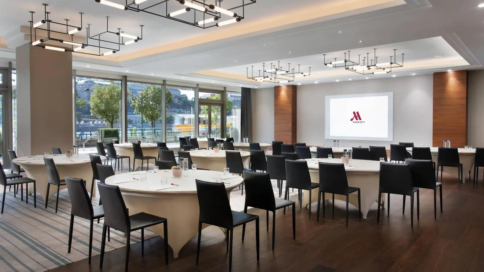 Budapest Marriott Hotel 5*,  Hungary